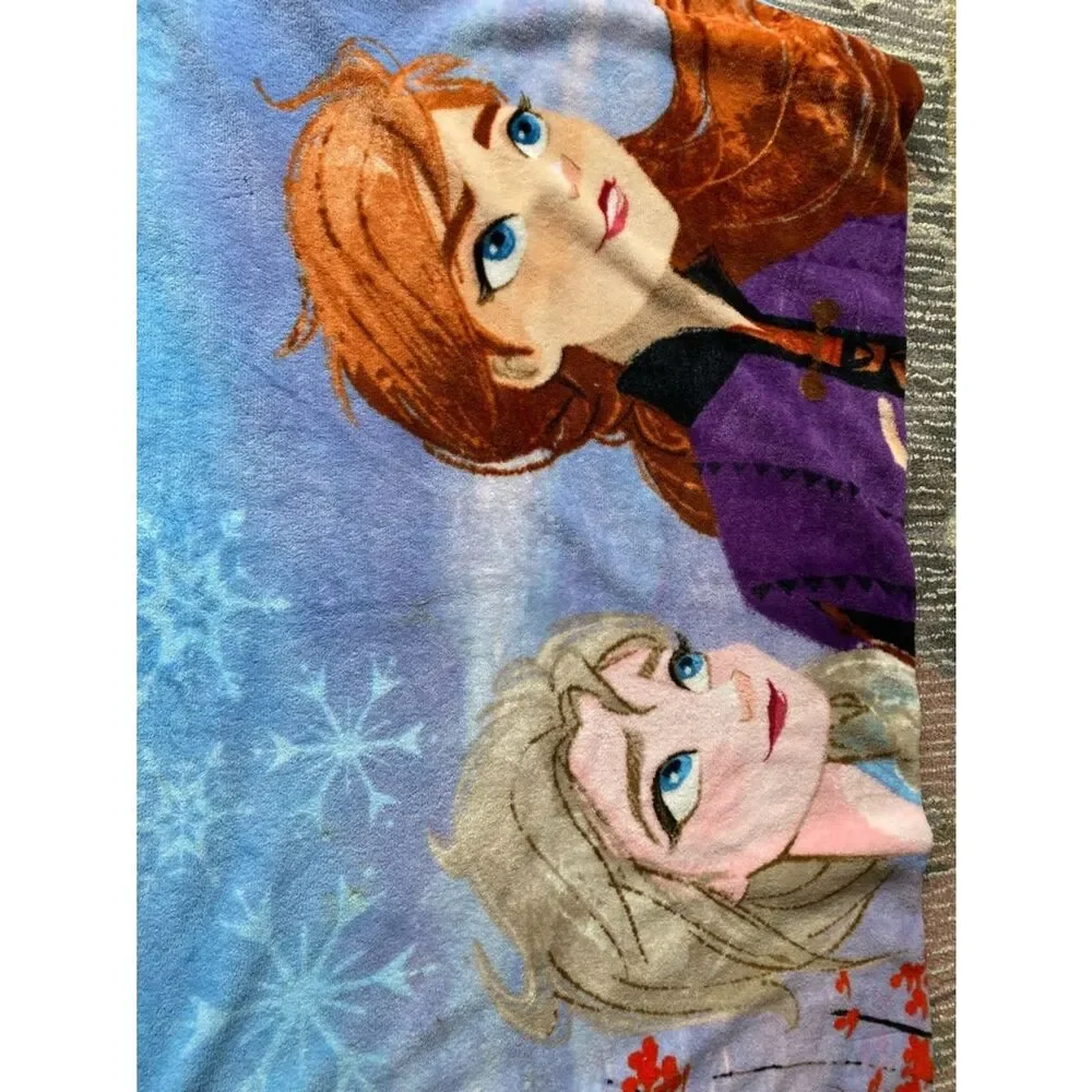 Disney Frozen Anna & Elsa Plush Throw - Purple & Blue